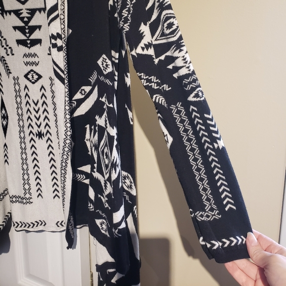 H&M waterfall sweater - Picture 2 of 4